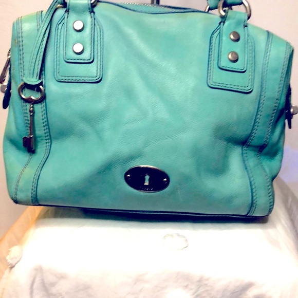 FOSSIL sea foam genuine leather bag. Silver hardware. 3 compartments inside. - Picture 1 of 17